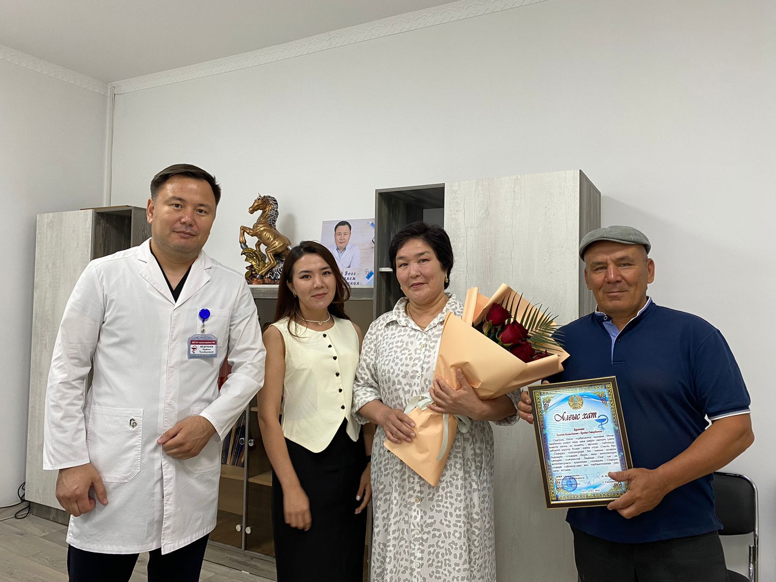 Орыс әйел үйде өзінің студентін трахает